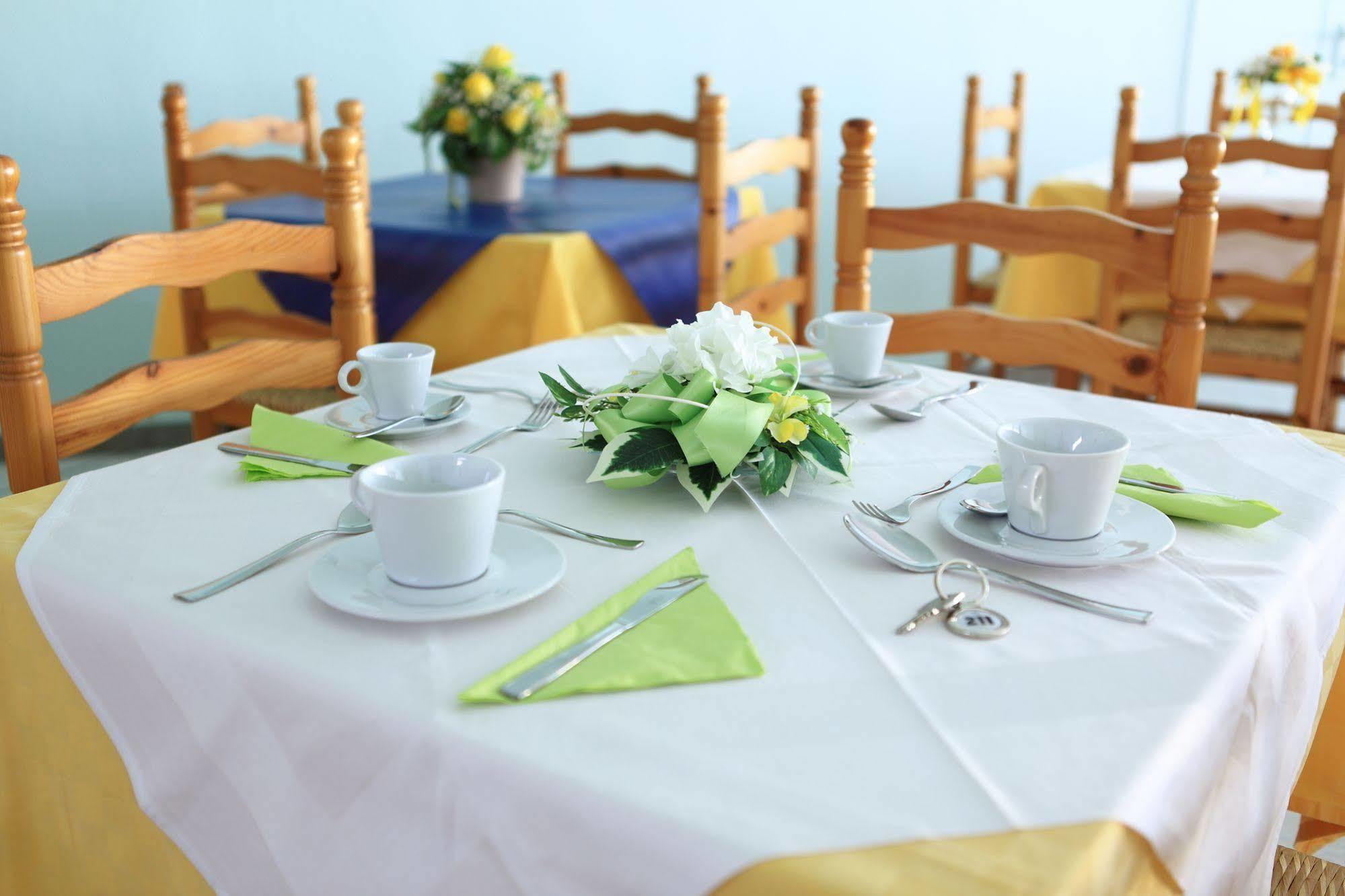 Hotel Dori D'Oro Орозей Екстер'єр фото