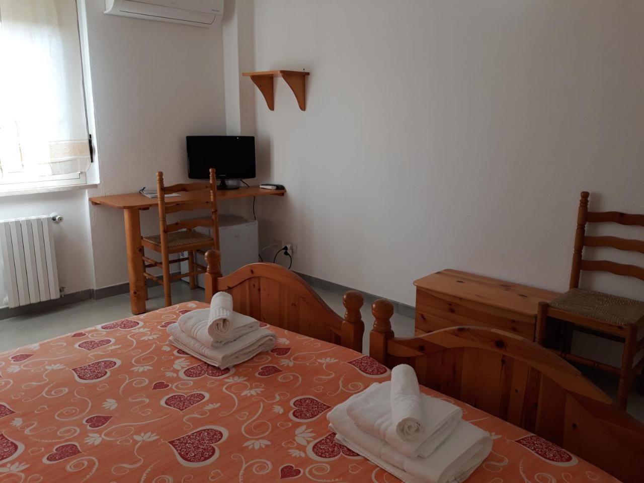 Hotel Dori D'Oro Орозей Екстер'єр фото